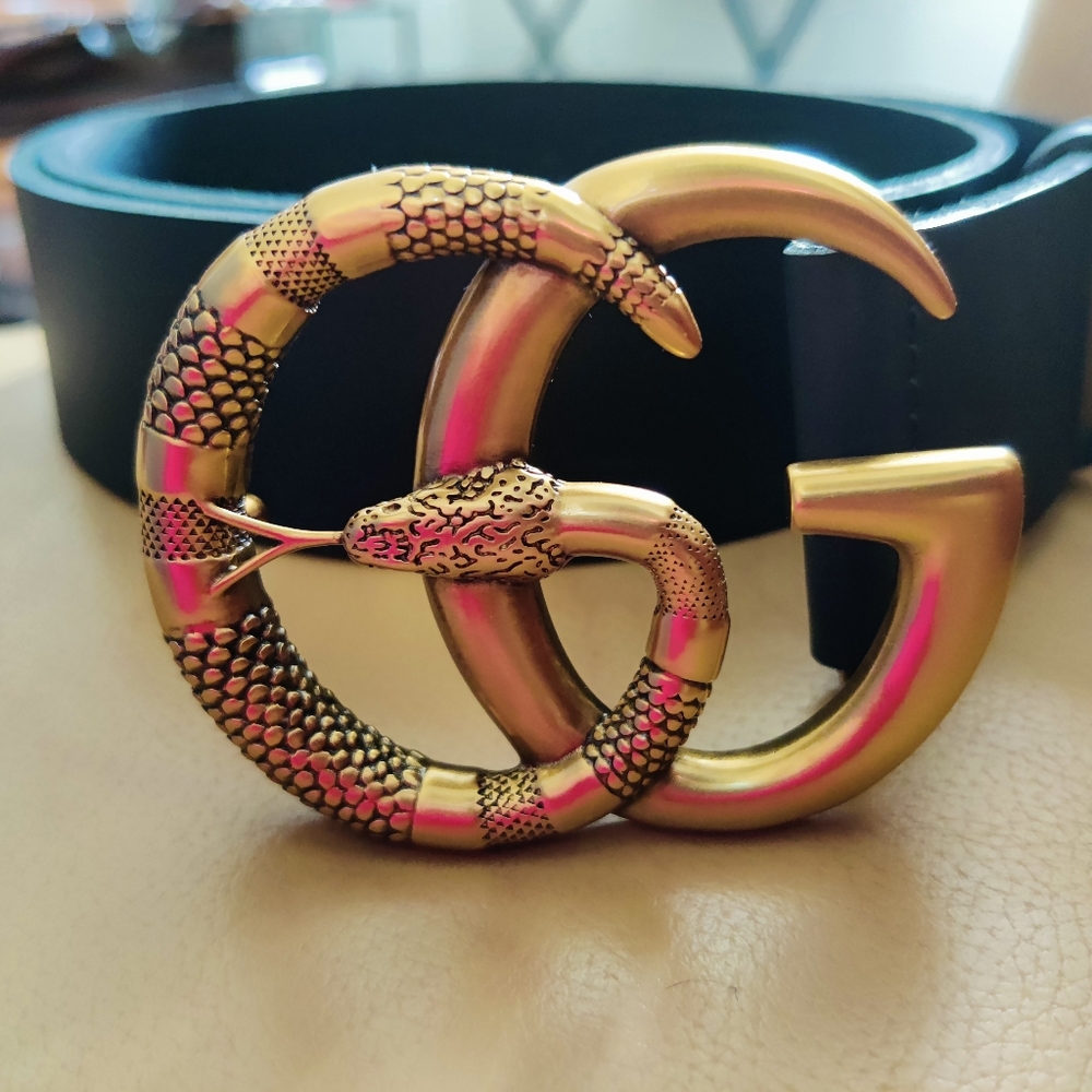 Authentic Gucci 🐍 belt with gold GG buckle 80cm